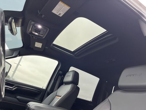 Used 2025 GMC Sierra 2500 AT4 w/ AT4 Premium Plus Package image 10