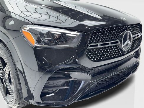 Used 2025 Mercedes-Benz GLE 350 4MATIC image 3