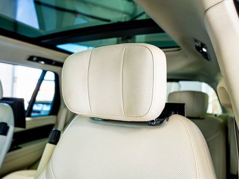 Used 2024 Land Rover Range Rover Autobiography image 40