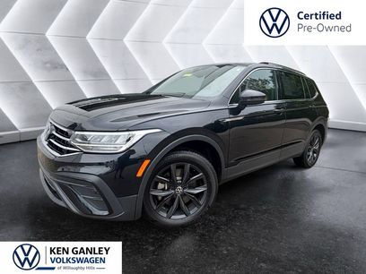 Used 2024 Volkswagen Tiguan SE w/ Panoramic Sunroof Package