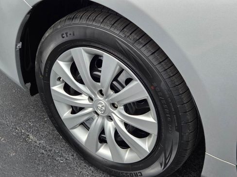 Used 2012 Toyota Corolla LE FWD image 10