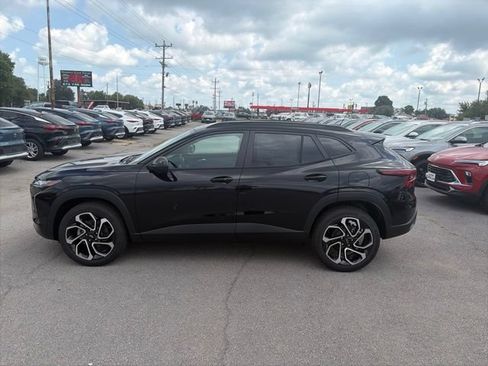 New 2026 Chevrolet Trax RS w/ Driver Confidence Package FWD image 3