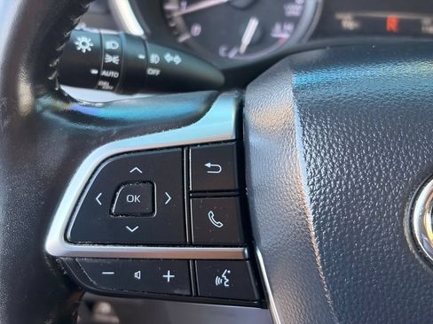Used 2020 Toyota Highlander Limited FWD image 27
