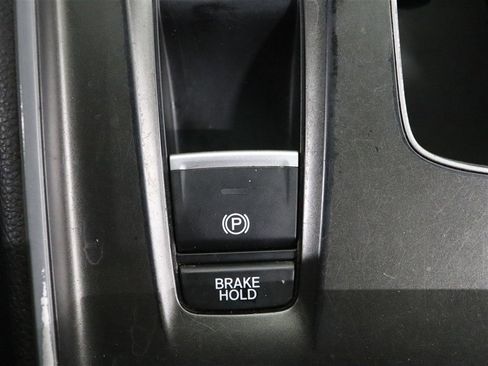 Used 2018 Honda Accord Sport image 27