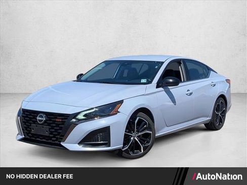 Used 2024 Nissan Altima 2.5 SR FWD image 1