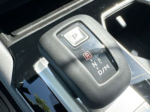Used 2025 Mitsubishi Outlander SE FWD image 18