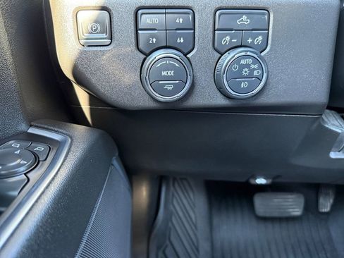 Used 2022 Chevrolet Silverado 1500 RST image 23