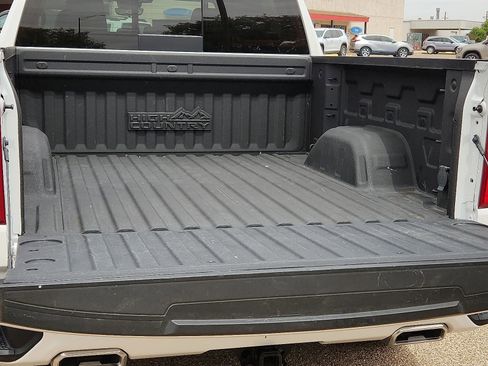 Used 2023 Chevrolet Silverado 1500 High Country w/ High Country Premium Package AWD/4WD image 10