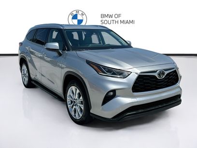 Used 2023 Toyota Highlander Limited