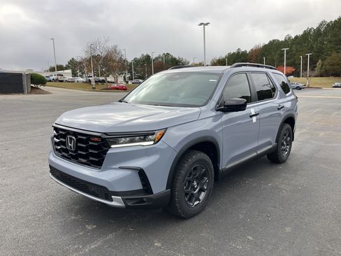 New 2025 Honda Pilot TrailSport image 5