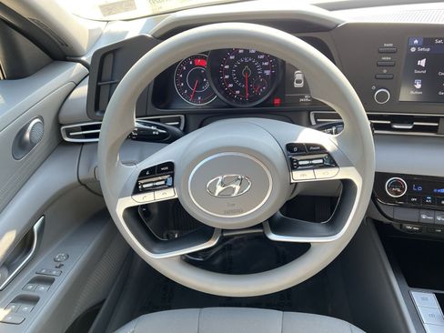 Used 2023 Hyundai Elantra SEL FWD image 27