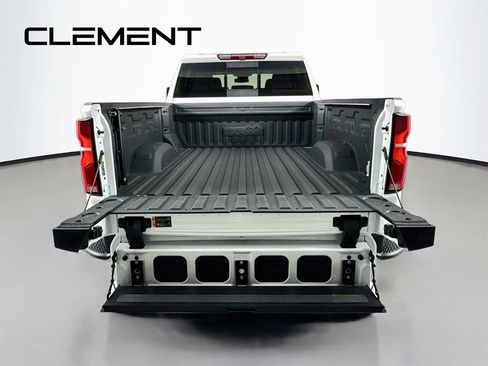 Used 2024 Chevrolet Silverado 2500 High Country AWD/4WD image 11