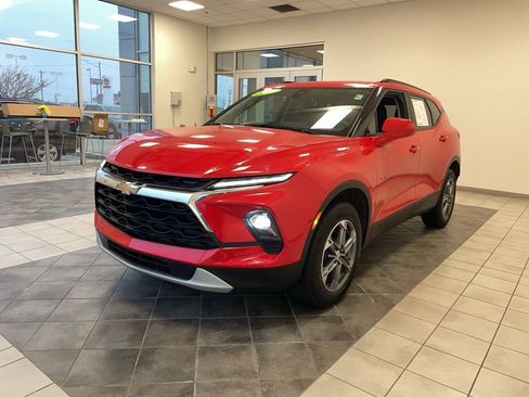 Used 2024 Chevrolet Blazer LT w/ Convenience Package image 2