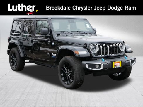 Used 2024 Jeep Wrangler Sahara AWD/4WD image 1