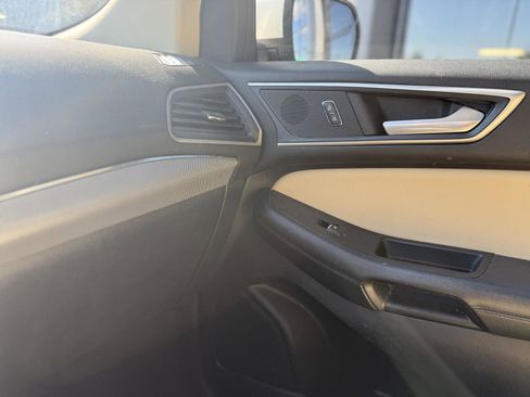 Used 2021 Ford Edge SEL w/ Convenience Package image 10
