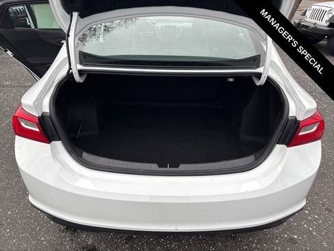 Used 2023 Chevrolet Malibu LT image 15