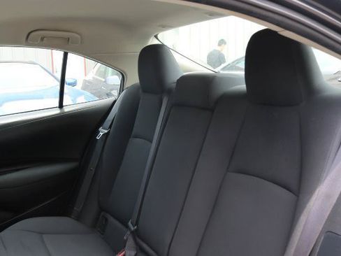 Used 2021 Toyota Corolla LE FWD image 16