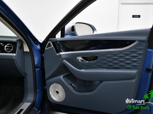 Used 2023 Bentley Flying Spur W12 image 55