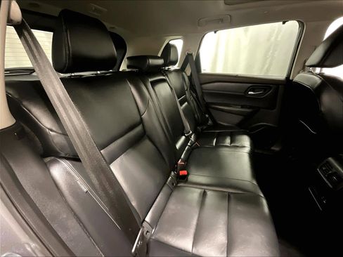 Used 2022 Nissan Rogue SL w/ SL Premium Package image 16