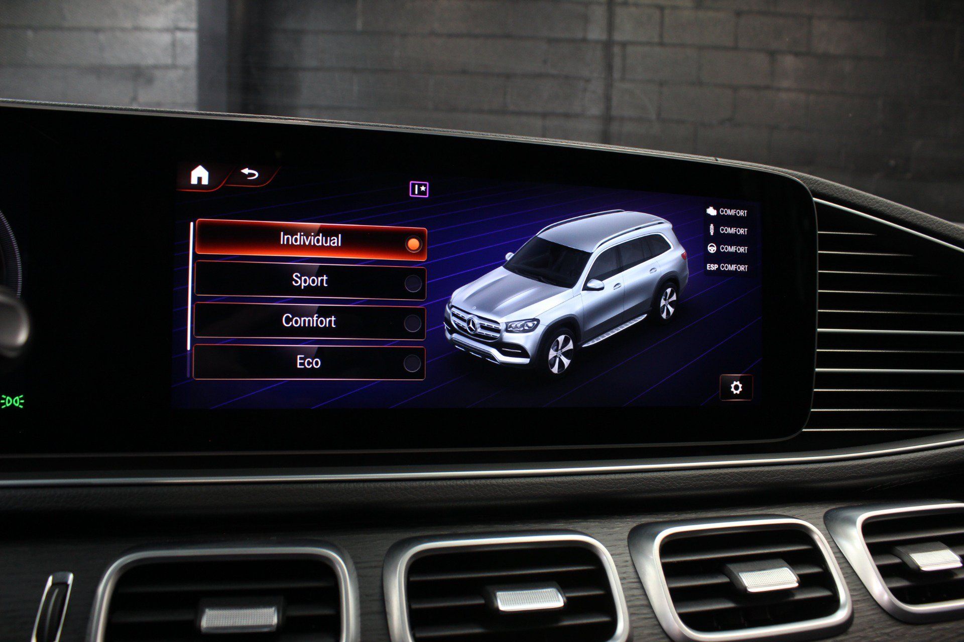 Used 2023 Mercedes-Benz GLS 450 4MATIC image 75