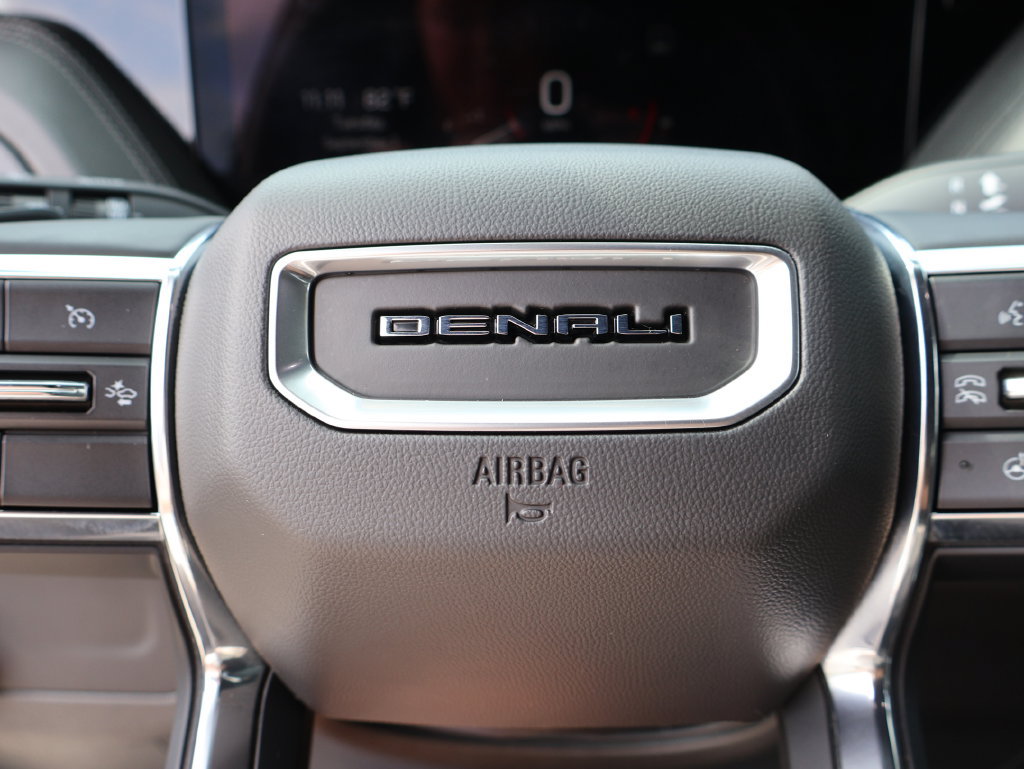 Used 2025 GMC Yukon Denali AWD/4WD image 27