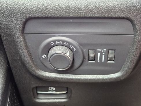 Used 2024 Jeep Grand Cherokee Altitude AWD/4WD image 21