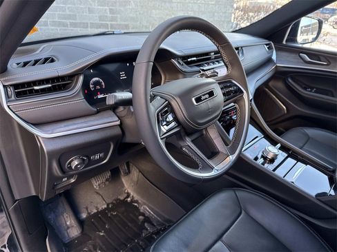 Used 2023 Jeep Grand Cherokee Overland image 20