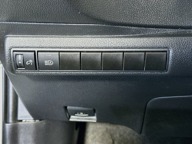 Used 2022 Toyota Corolla LE FWD image 11