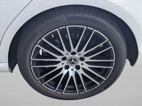 Used 2025 Mercedes-Benz C 300 4MATIC Sedan image 8