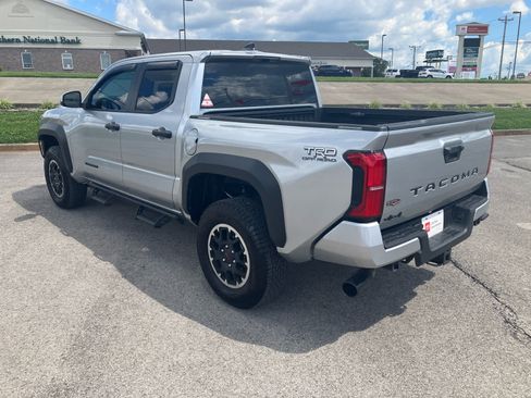Certified 2024 Toyota Tacoma TRD Off-Road AWD/4WD image 6