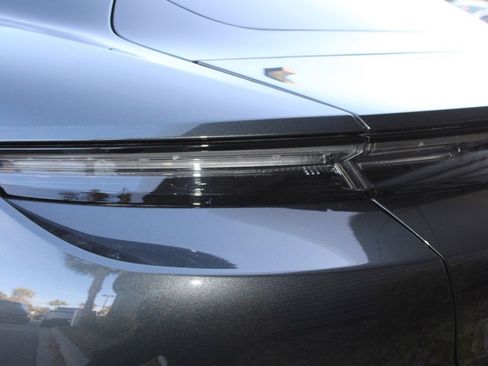 Used 2023 Porsche Taycan image 17