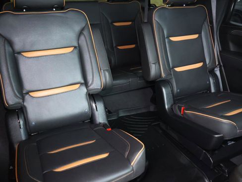 Used 2023 GMC Yukon AT4 w/ Technology Package image 21