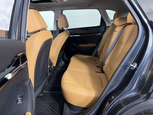 Used 2024 Kia Seltos EX image 12