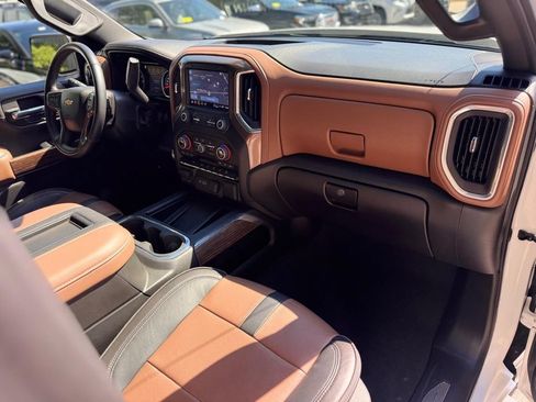 Used 2022 Chevrolet Silverado 1500 High Country w/ Z71 Off-Road Package AWD/4WD image 25
