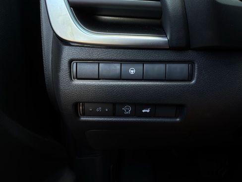Used 2026 Nissan Rogue SV FWD image 22