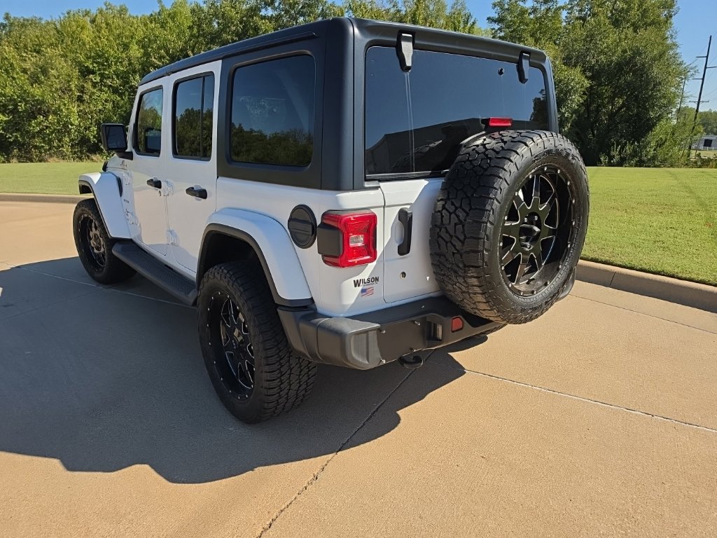 Used 2018 Jeep Wrangler Unlimited Sahara AWD/4WD image 5