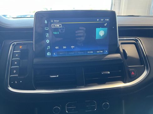 Used 2022 Chevrolet Tahoe Z71 w/ Luxury Package AWD/4WD image 25
