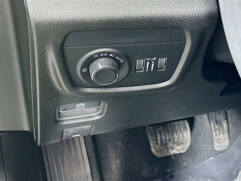 Certified 2025 Jeep Grand Cherokee L Laredo w/ Trailer Tow Package image 18