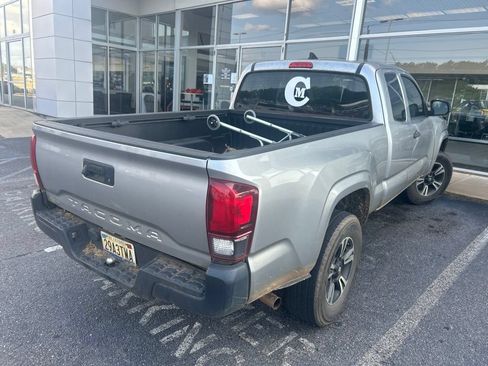 Used 2018 Toyota Tacoma SR RWD image 6
