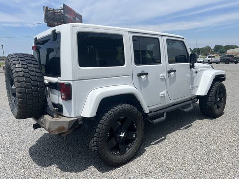 Used 2014 Jeep Wrangler Unlimited Rubicon w/ Connectivity Group AWD/4WD image 5