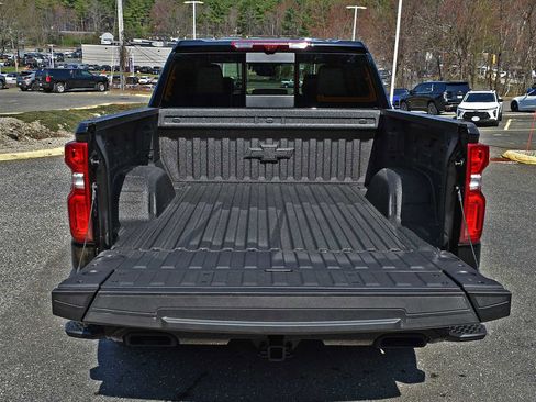 New 2026 Chevrolet Silverado 1500 High Country w/ Midnight Edition AWD/4WD image 9