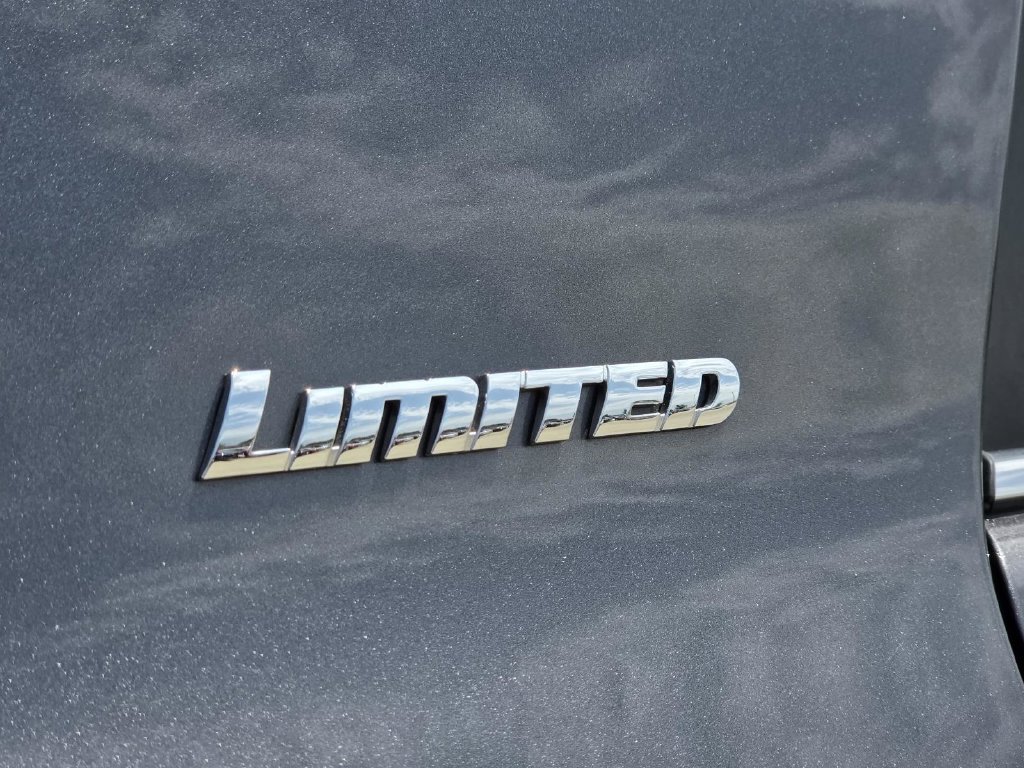 Used 2016 Toyota 4Runner Limited AWD/4WD image 5