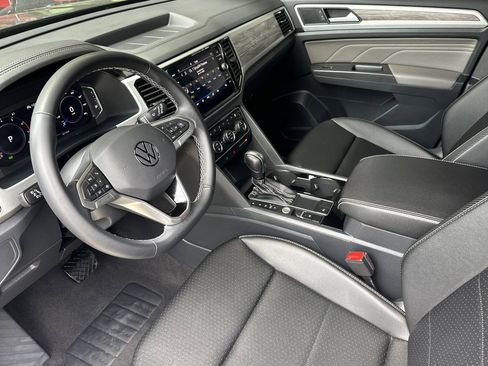 Used 2023 Volkswagen Atlas Cross Sport SE FWD image 10