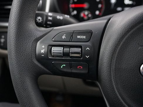 Used 2017 Kia Sorento LX image 41