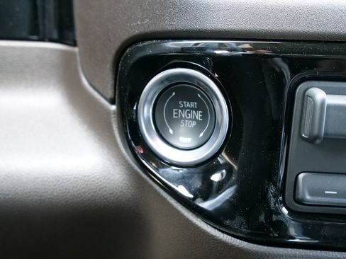 Used 2026 GMC Sierra 1500 SLT w/ SLT Convenience Package image 26