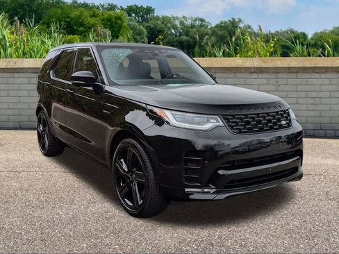 New 2025 Land Rover Discovery Dynamic SE image 3