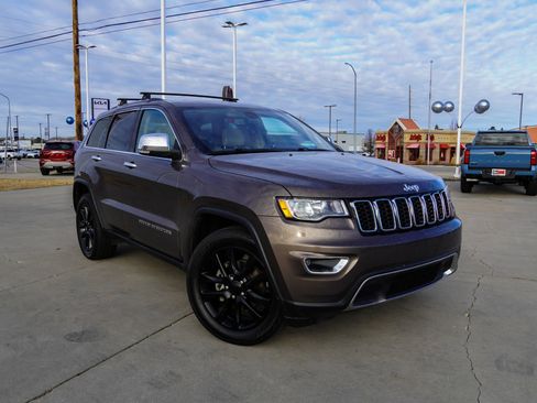 Used 2020 Jeep Grand Cherokee Limited image 2