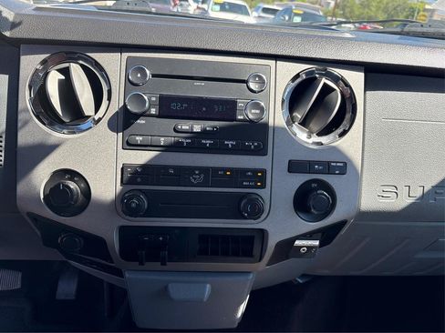 Used 2015 Ford F250 XLT w/ XLT Interior Package AWD/4WD image 14