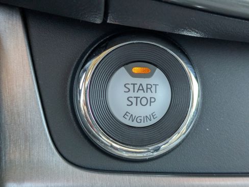 Certified 2024 Nissan Murano SV image 32