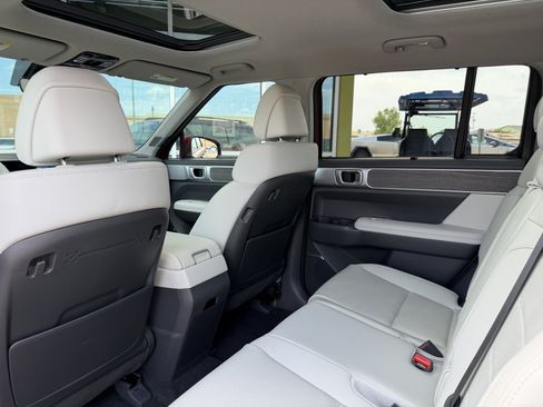 Used 2025 Hyundai Santa Fe Limited FWD image 36